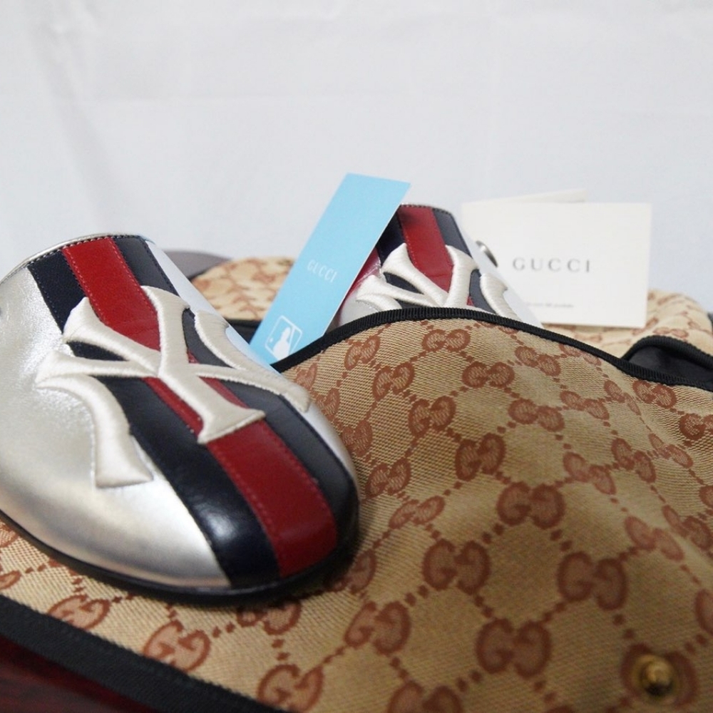 GUCCi NY Metalic Leather Slippers